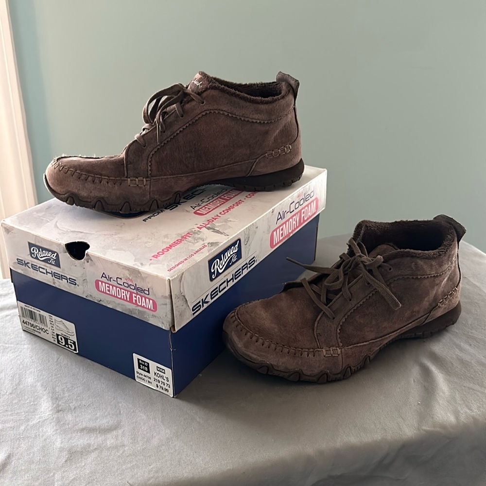 SKECHERS Relaxed Fit Air Cooled Chukka Biker Boots